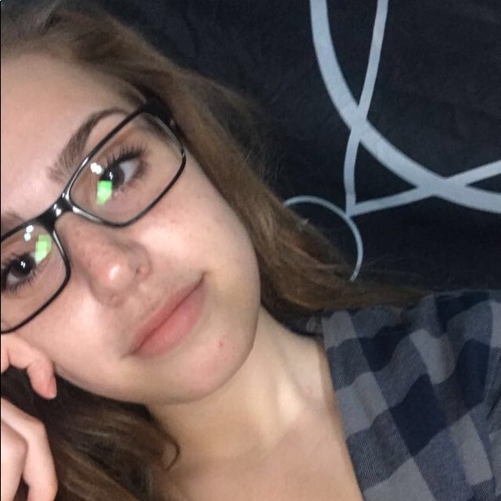 Meet your Posher, Ella